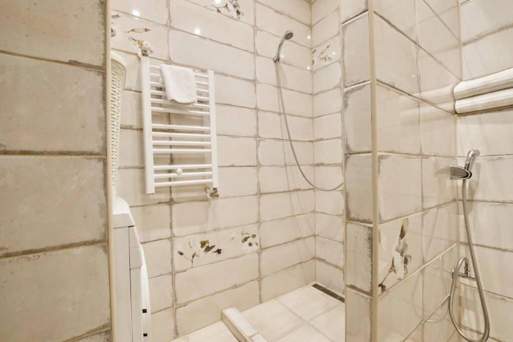 Standard Apartment By Hi5- Rose Street'S Home ブダペスト エクステリア 写真
