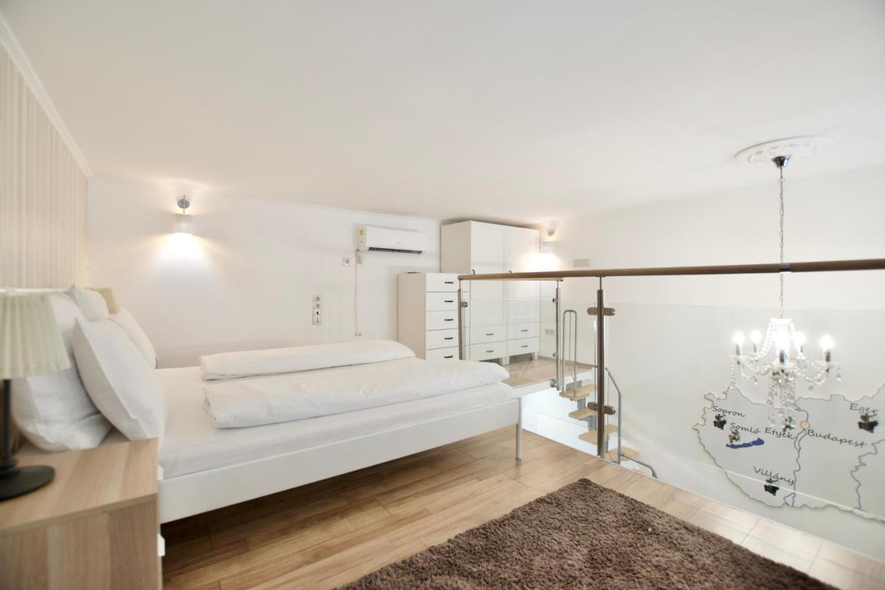 Standard Apartment By Hi5- Rose Street'S Home ブダペスト エクステリア 写真